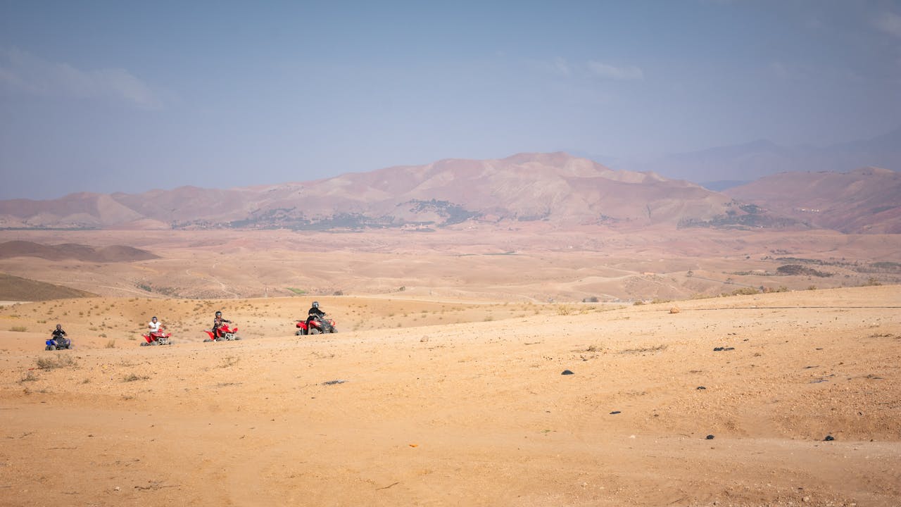 Désert d'Agafay : Guide Ultime pour une Aventure Inoubliable